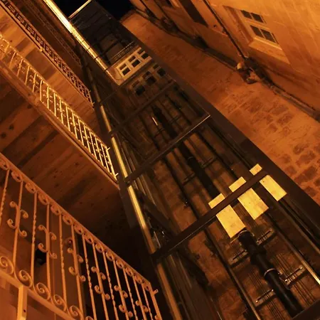 Pied-a-terre *